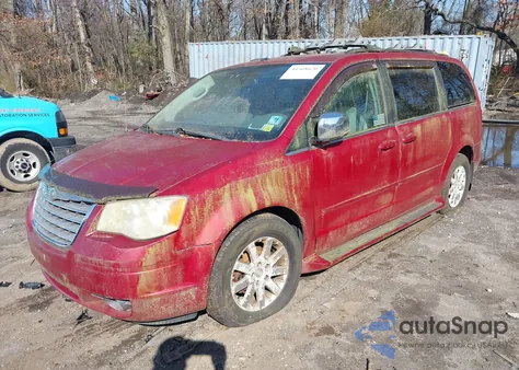 2008 Chrysler Town & Country Touring z USA, uszkodzony, nr VIN 2A8HR54PX8R134313